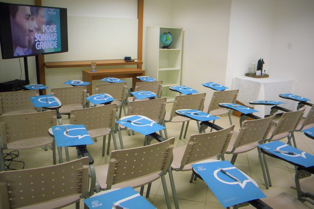 Foto da sala de treinamento com capacidade para 30 pessoas do Portal Escritório Virtual em Aracaju